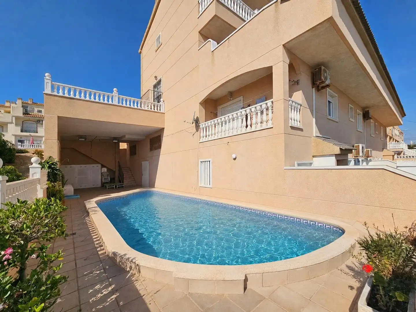 Piscina de Casa o xalet en venda en Santa Pola amb Calefacció, Terrassa i Traster