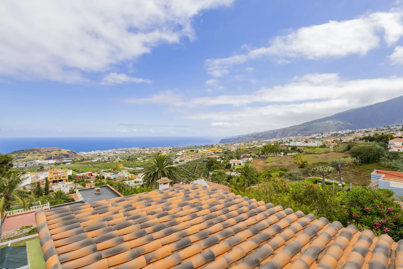 Vista exterior de Casa o chalet en venta en La Orotava con Jardín privado, Terraza y Trastero