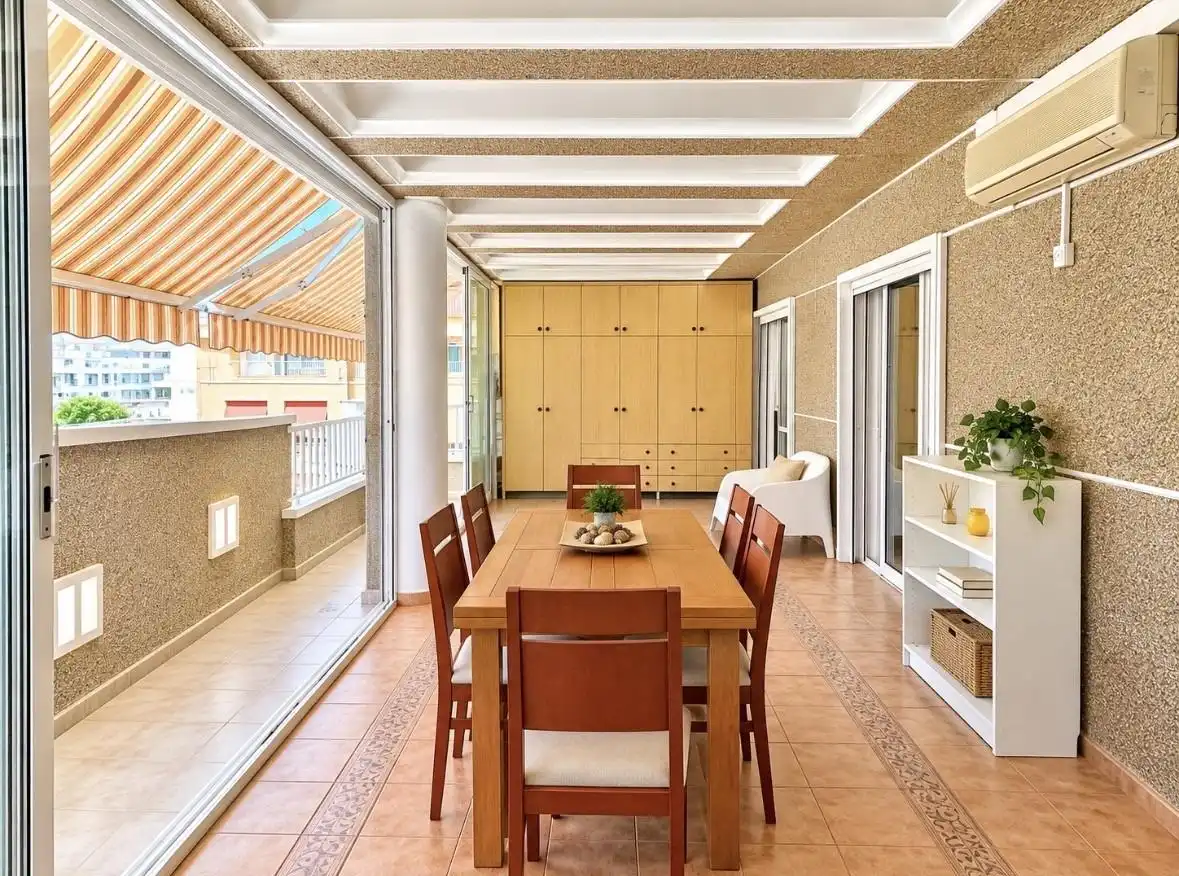 Esszimmer von Dachboden zur Miete in Orihuela mit Klimaanlage, Heizung und Terrasse