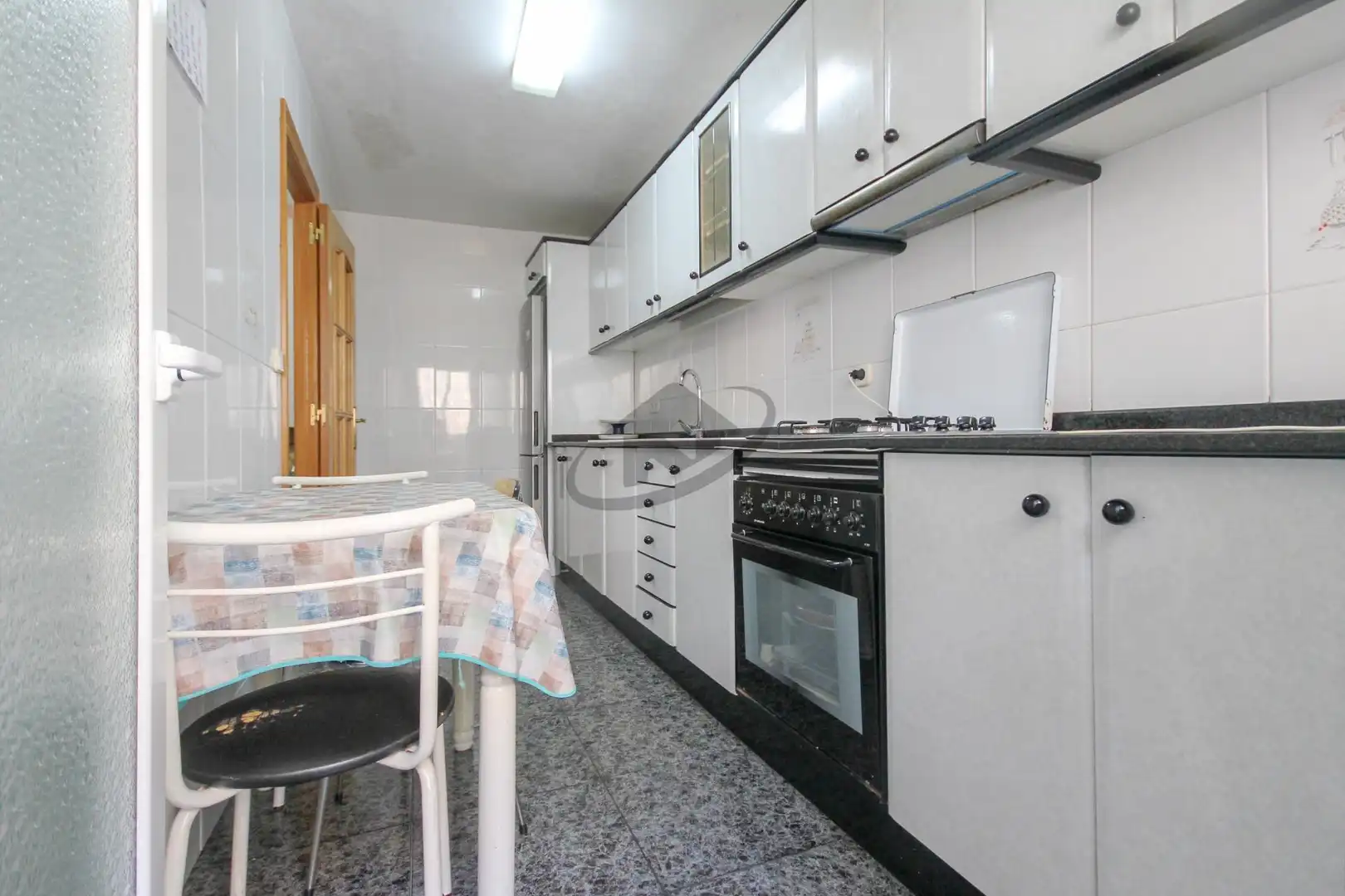 Cuina de Pis en venda en Barberà del Vallès amb Aire condicionat, Calefacció i Balcó