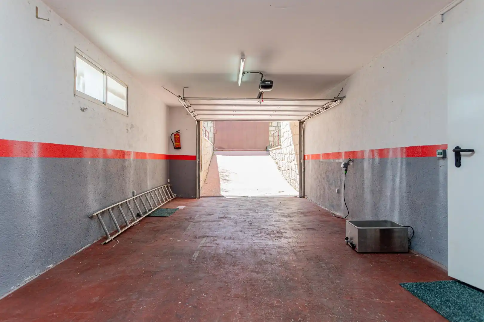 Parking of Houses for sale in Guadalix de la Sierra  with Heating, Terrace and Swimming Pool