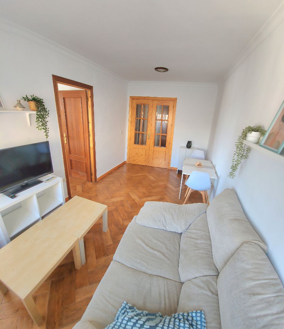 Bedroom of Flat for sale in  Granada Capital  with Air Conditioner and Terrace
