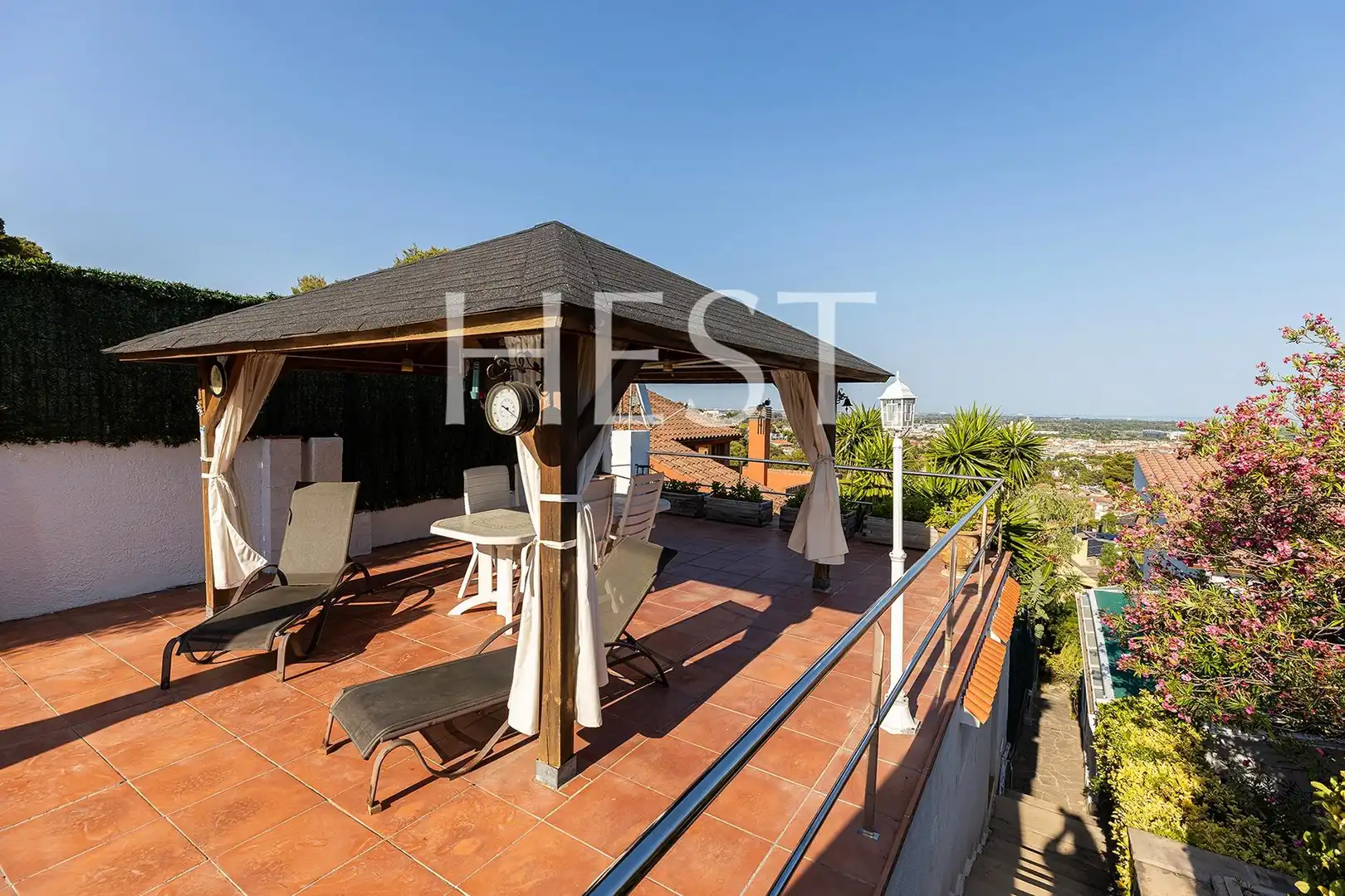Terraza de Casa o chalet en venta en Castelldefels con Calefacción, Jardín privado y Parquet