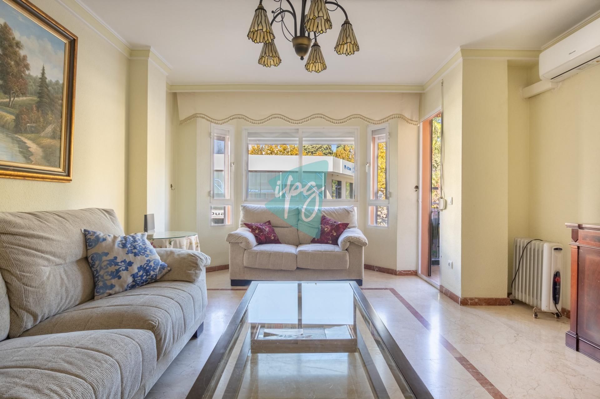 Living room of Flat for sale in Estepona  with Air Conditioner, Terrace and Balcony