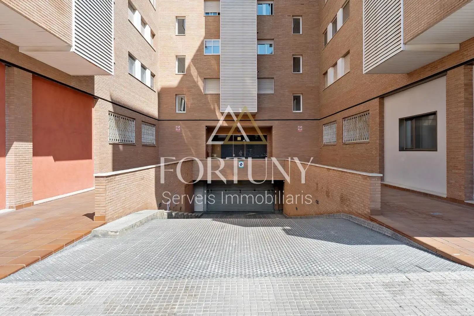 Vista exterior de Pis en venda en Reus amb Aire condicionat i Balcó