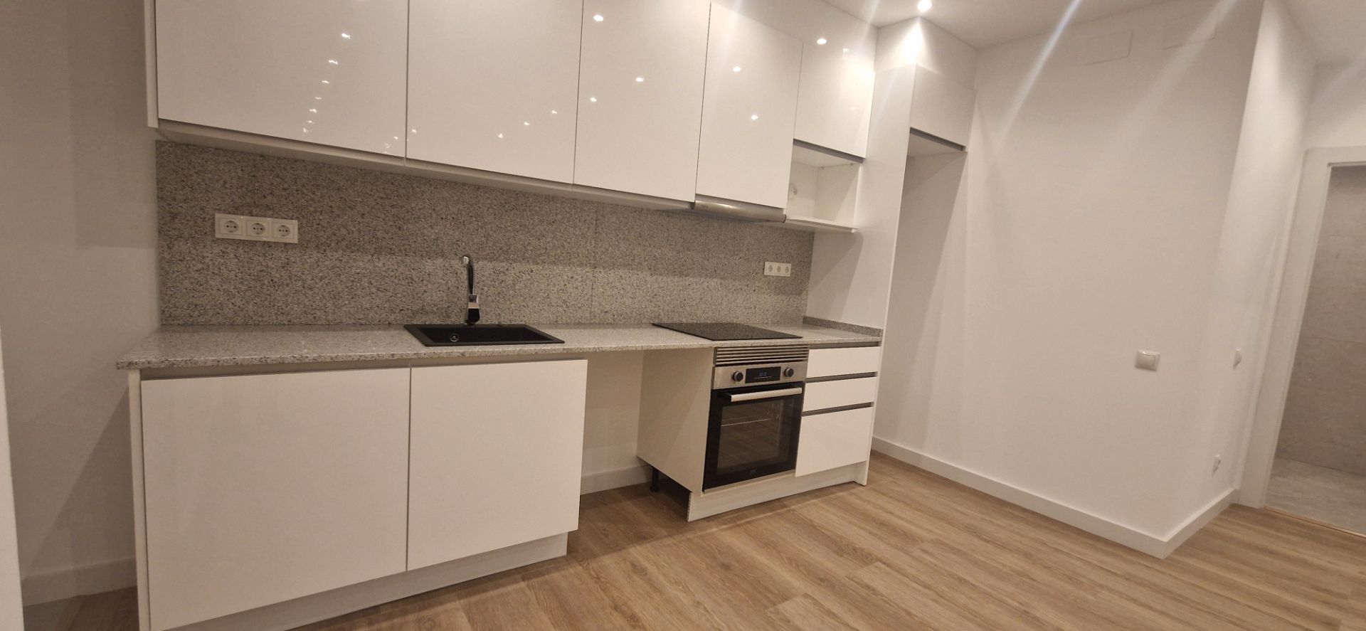Kitchen of Flat for sale in Sant Boi de Llobregat  with Air Conditioner and Heating