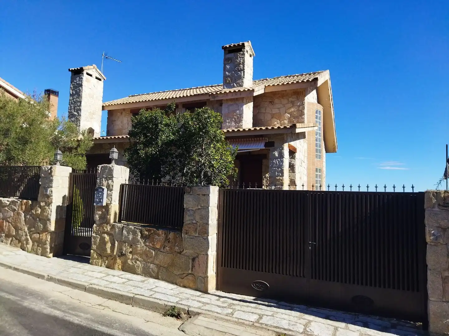 Casa o xalet en venda a Calle Manolo Vázquez, Guadalix de la Sierra