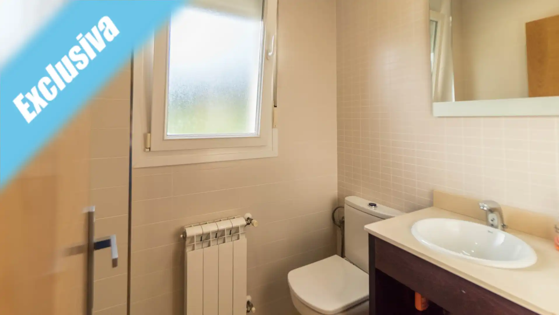 Bathroom of Houses for sale in Bárcena de Cicero  with Air Conditioner, Heating and Private garden