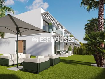 Casa a schiera con balcone in vendita a Golf Bahía