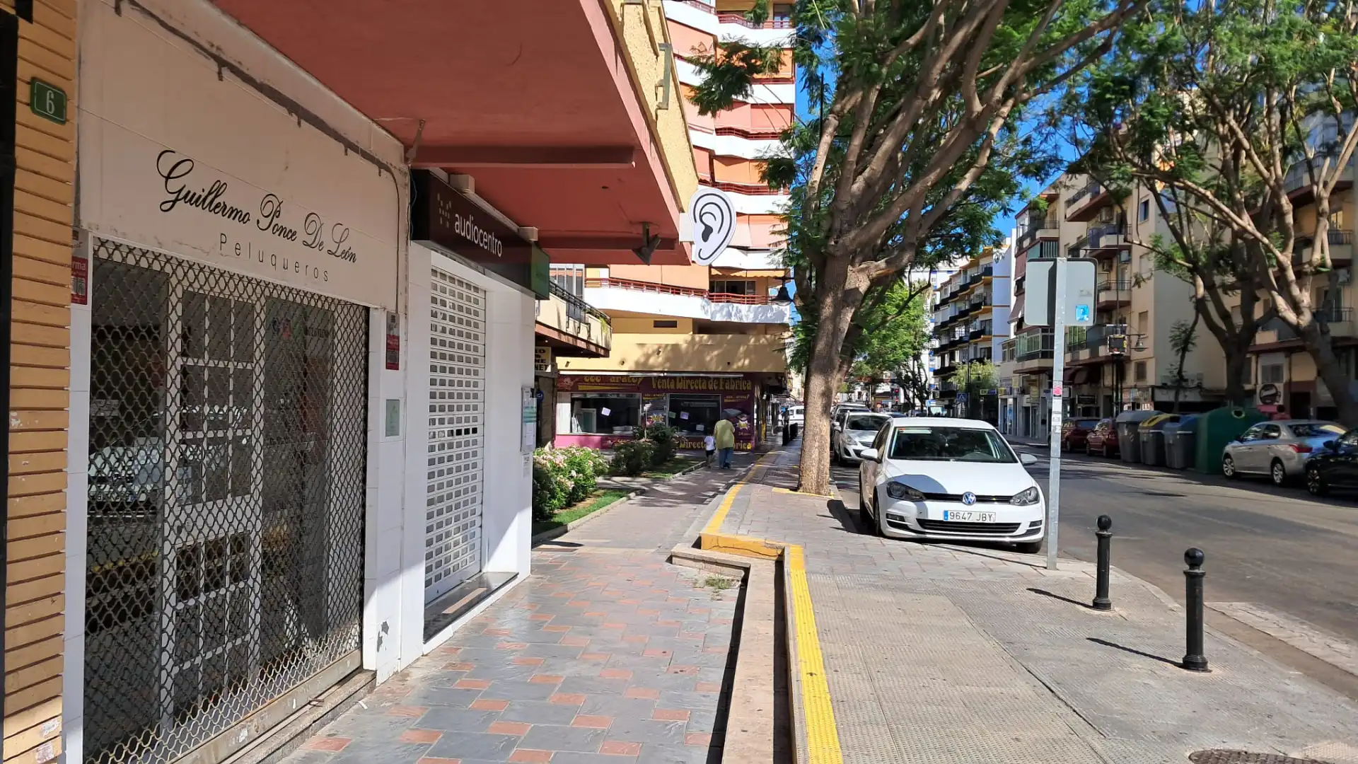 Exterior view of Commercial properties for sale in Fuengirola  with Air Conditioner and Alarm