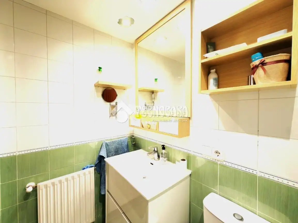 Baño de Piso en venta en Cuenca con Calefacción, Parquet y Trastero