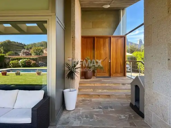 Casa o chalet en venta en Vigo  con Aire acondicionado, Calefacción y Jardín privado