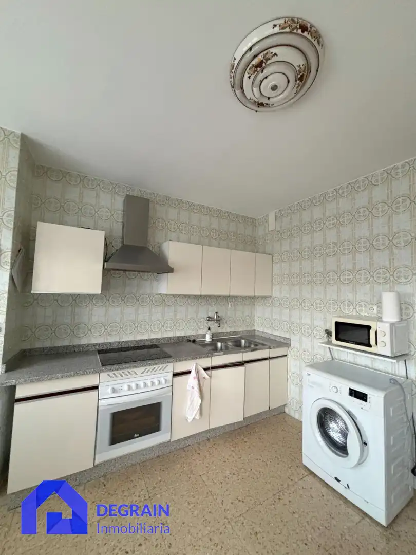 Cocina de Piso de alquiler en Oviedo  con Calefacción, Terraza y Trastero