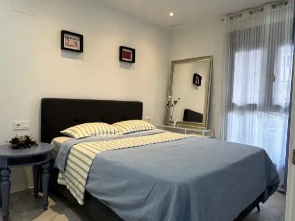 Habitación de Piso en venta en Torrevieja con Aire acondicionado, Terraza y Piscina