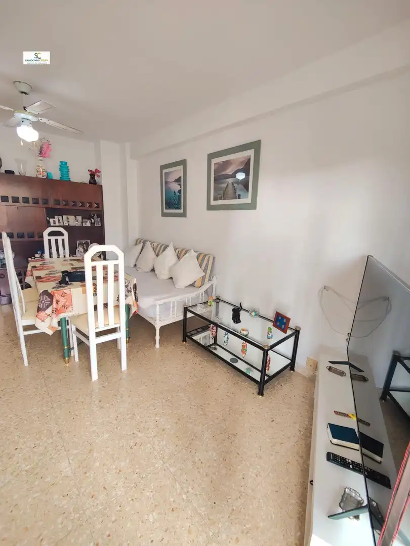 Sala de estar de Piso en venta en Alicante / Alacant con Terraza, Trastero y Piscina comunitaria