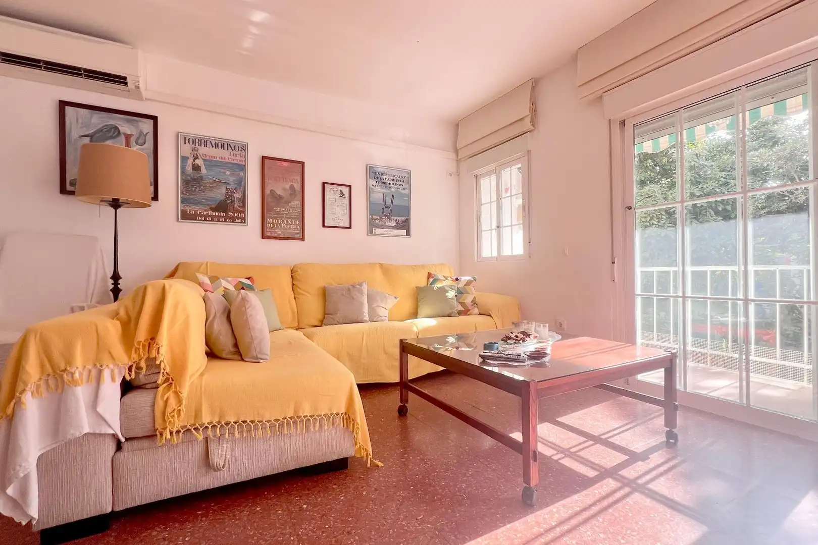 Piso en venta en Calle CIUDAD DE PORCUNA, La Carihuela - Los Nidos