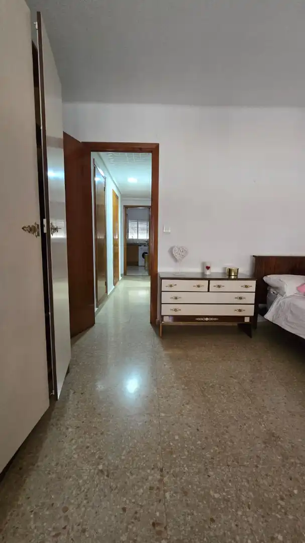 Flat for rent in Valencia  with Air Conditioner, Heating and Oven