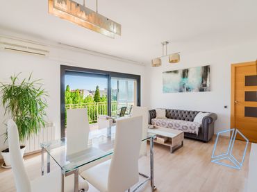 Appartamento con balcone in vendita a Plaça Arquebisbe Modrego