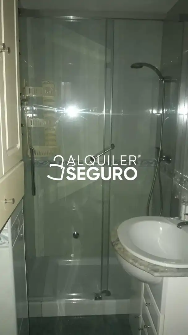 Baño de Piso de alquiler en Córdoba con Aire acondicionado y Amueblado
