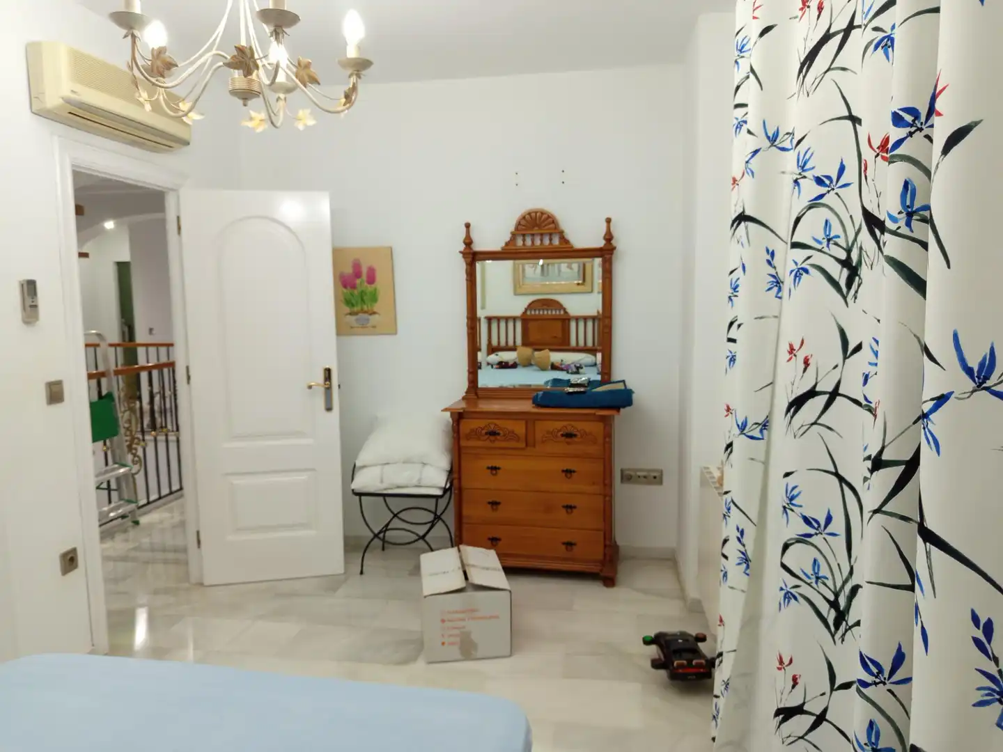 Dormitori de Casa o xalet en venda en Jaén amb Aire condicionat, Calefacció i Jardí privat