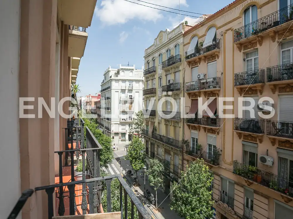 Vista exterior de Piso de alquiler en Valencia con Aire acondicionado, Calefacción y Parquet