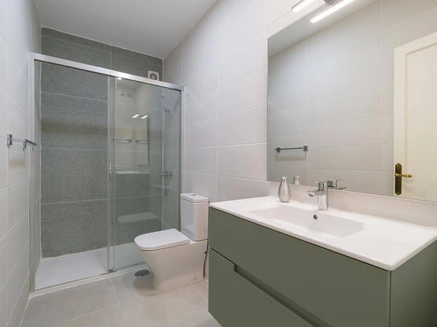 Bathroom of Flat for sale in Las Palmas de Gran Canaria  with Air Conditioner and Balcony