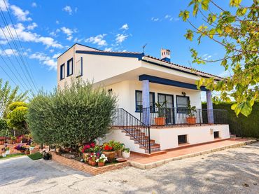 Villa mit Garten zum Verkauf in Orihuela ciudad