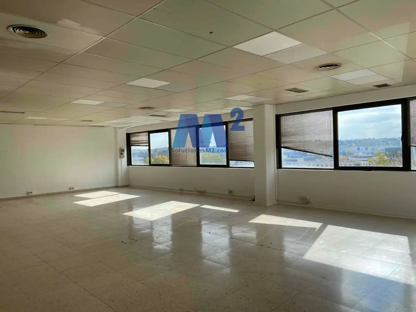 Fabrikhallen zur Miete in Alcobendas