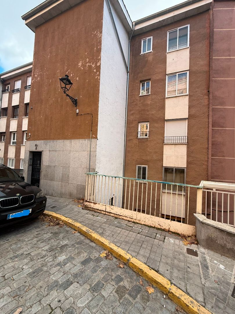 Vista exterior de Pis en venda en Ávila Capital amb Calefacció, Terrassa i Piscina comunitària