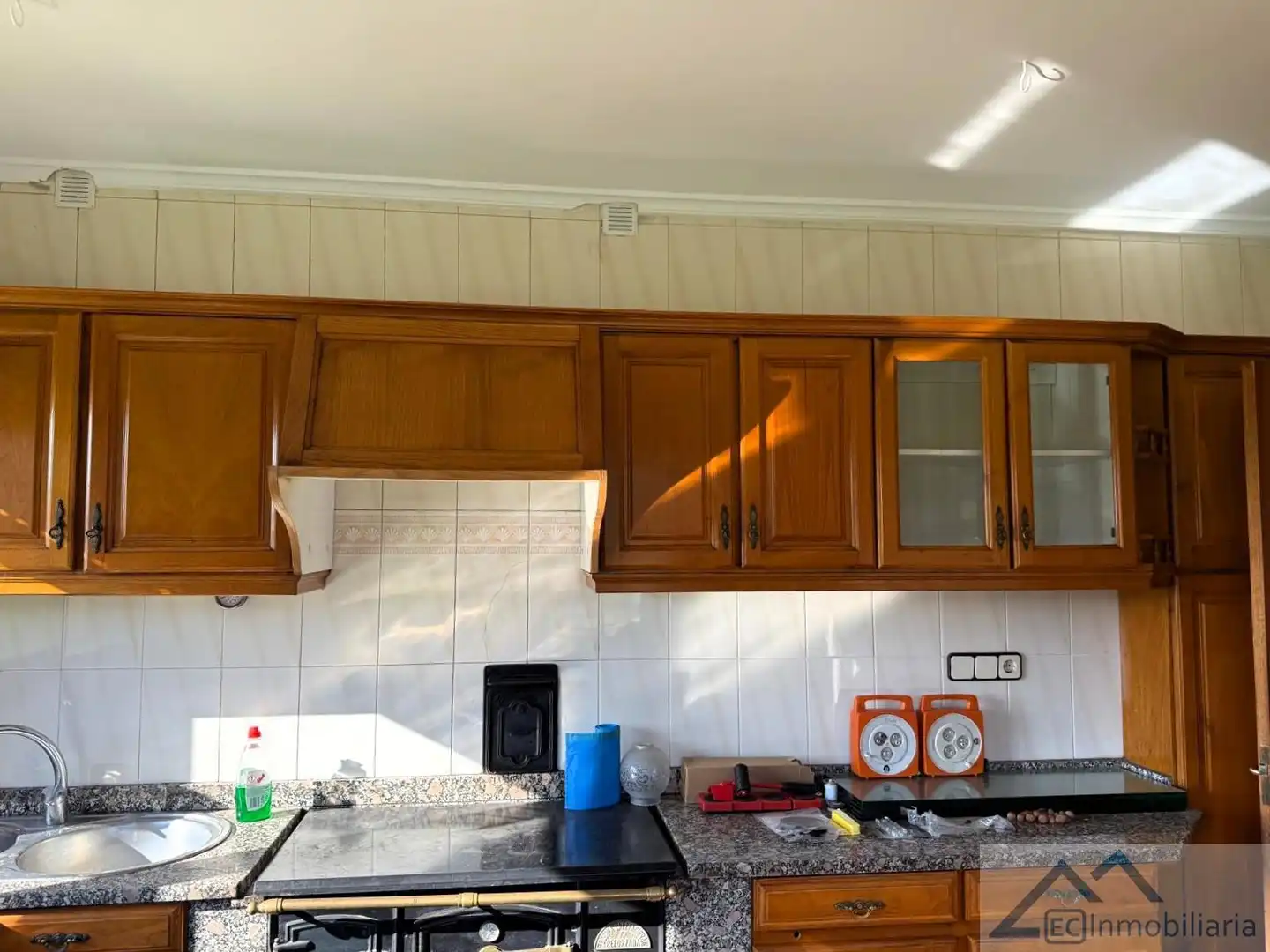 Cuina de Casa o xalet en venda en Santa María de Cayón amb Traster