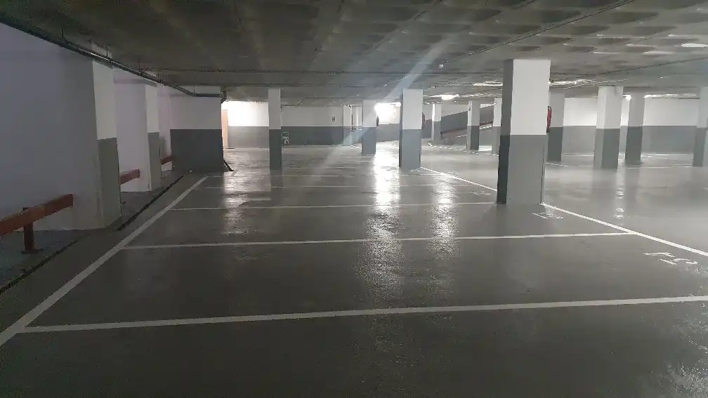 Einzelparkplatz mit Aufzug zur Miete in Via Augusta 250, imagen 3