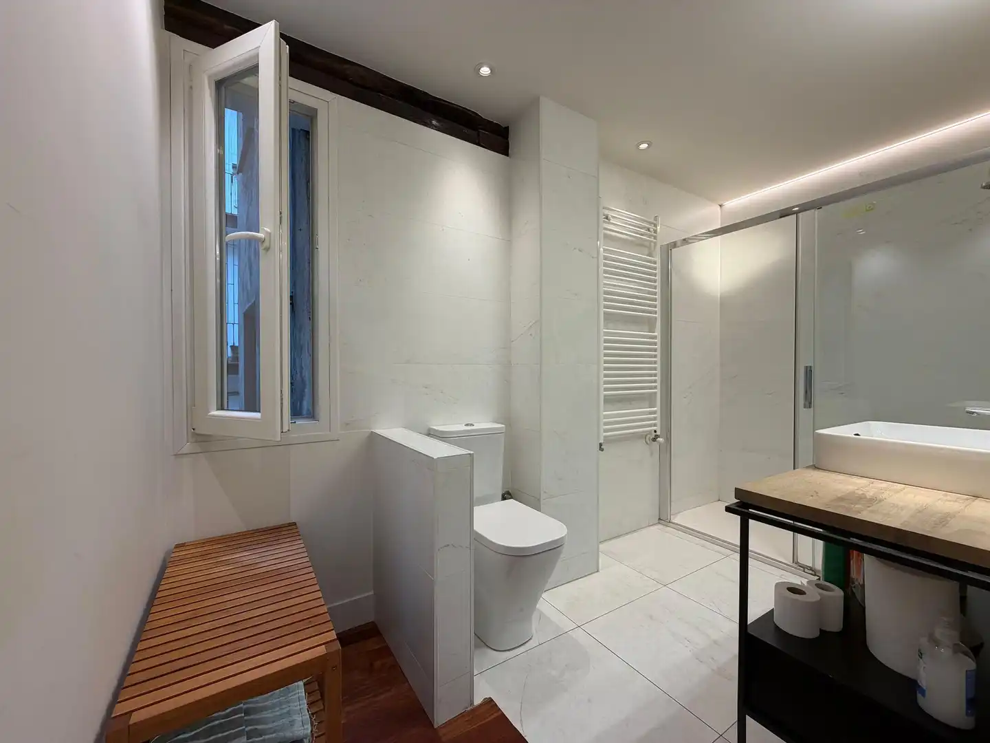 Baño de Piso en venta en Bilbao  con Balcón