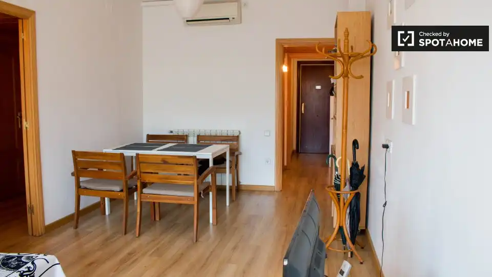 Room in El Clot