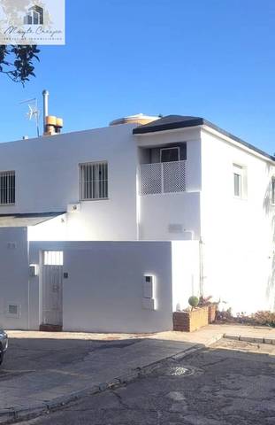 Casa-chalet en Venta en Camino de los Neveros - Serrallo