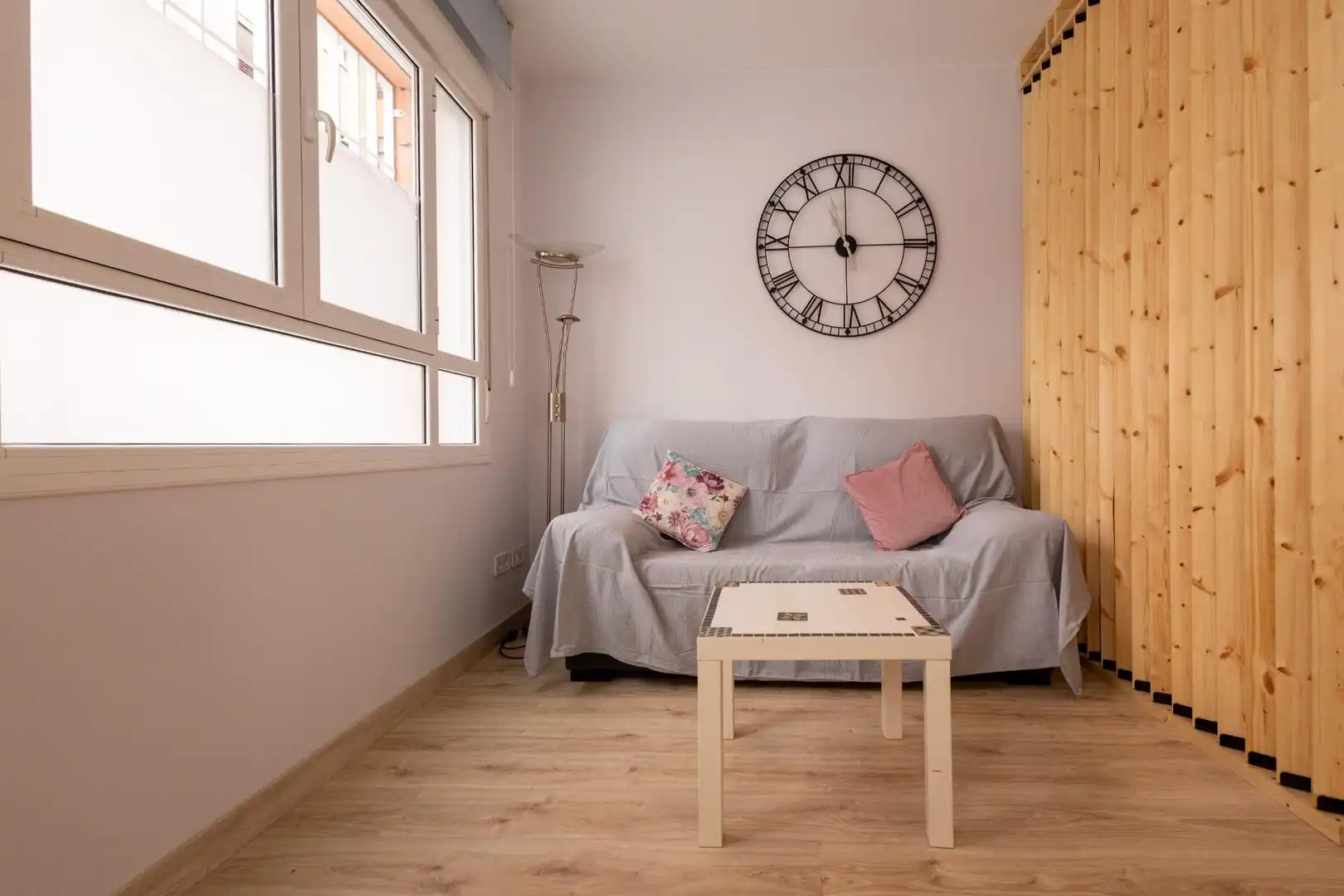 Sala de estar de Estudio de alquiler en Madrid con Aire acondicionado, Calefacción y Amueblado