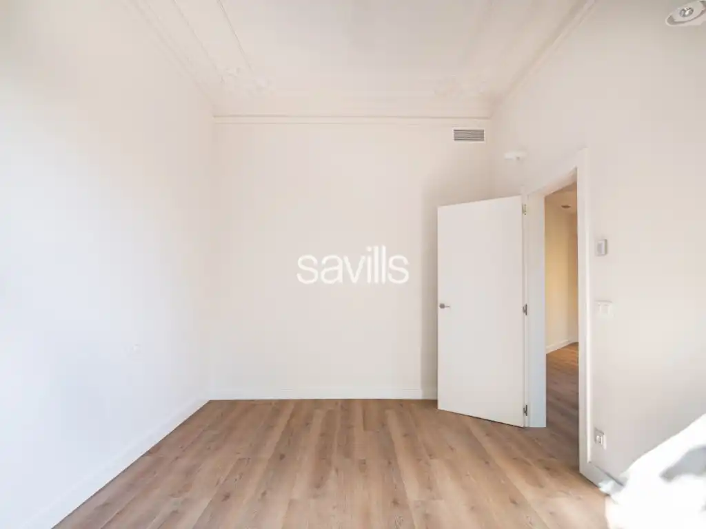 Dormitori de Apartament en venda en Barcelona amb Aire condicionat, Calefacció i Forn