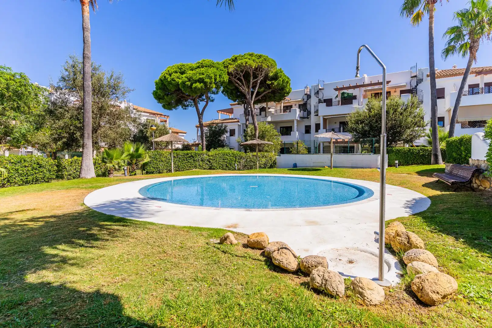 Apartment with pool for sale in La Barrosa, imagen 12