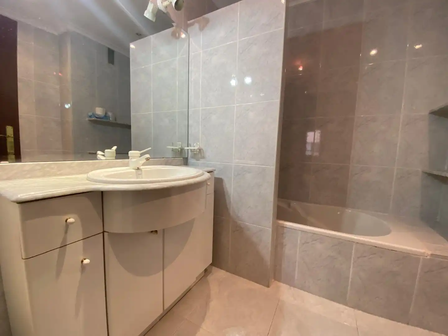 Baño de Piso en venta en Albacete con Aire acondicionado, Calefacción y Parquet