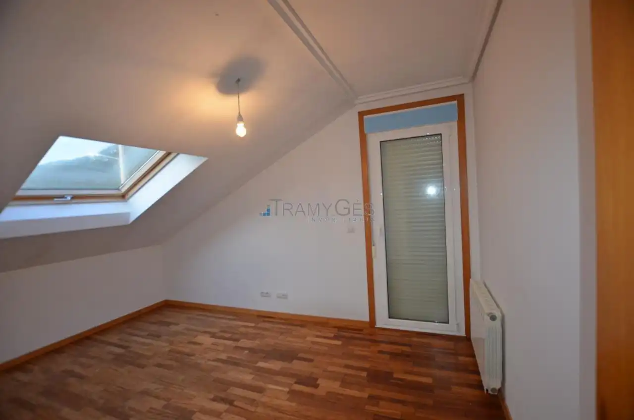 Habitación de Casa o chalet en venta en Oia con Calefacción, Jardín privado y Terraza