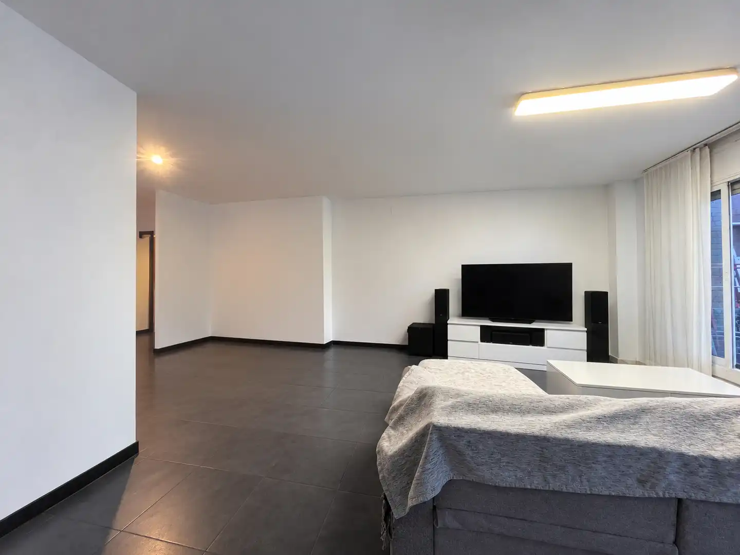 Sala d'estar de Pis en venda en Terrassa amb Aire condicionat, Terrassa i Moblat