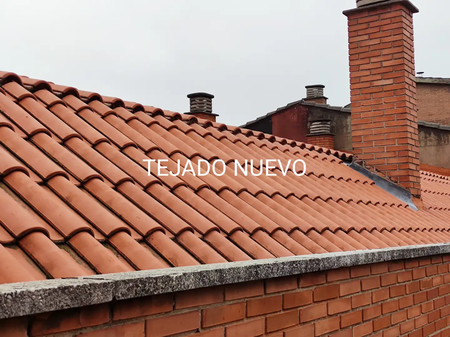 Vista exterior de Pis en venda en Oviedo  amb Calefacció, Parquet i Traster