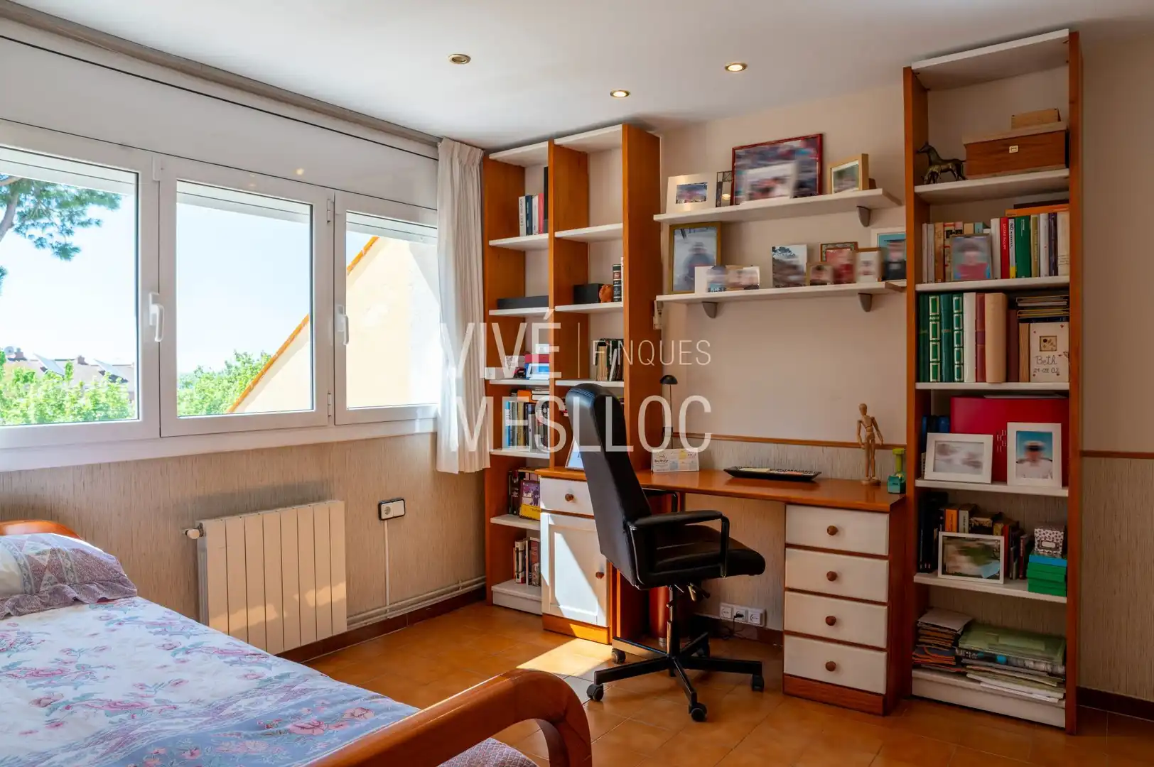 Habitación de Casa o chalet en venta en El Masnou con Aire acondicionado, Calefacción y Jardín privado