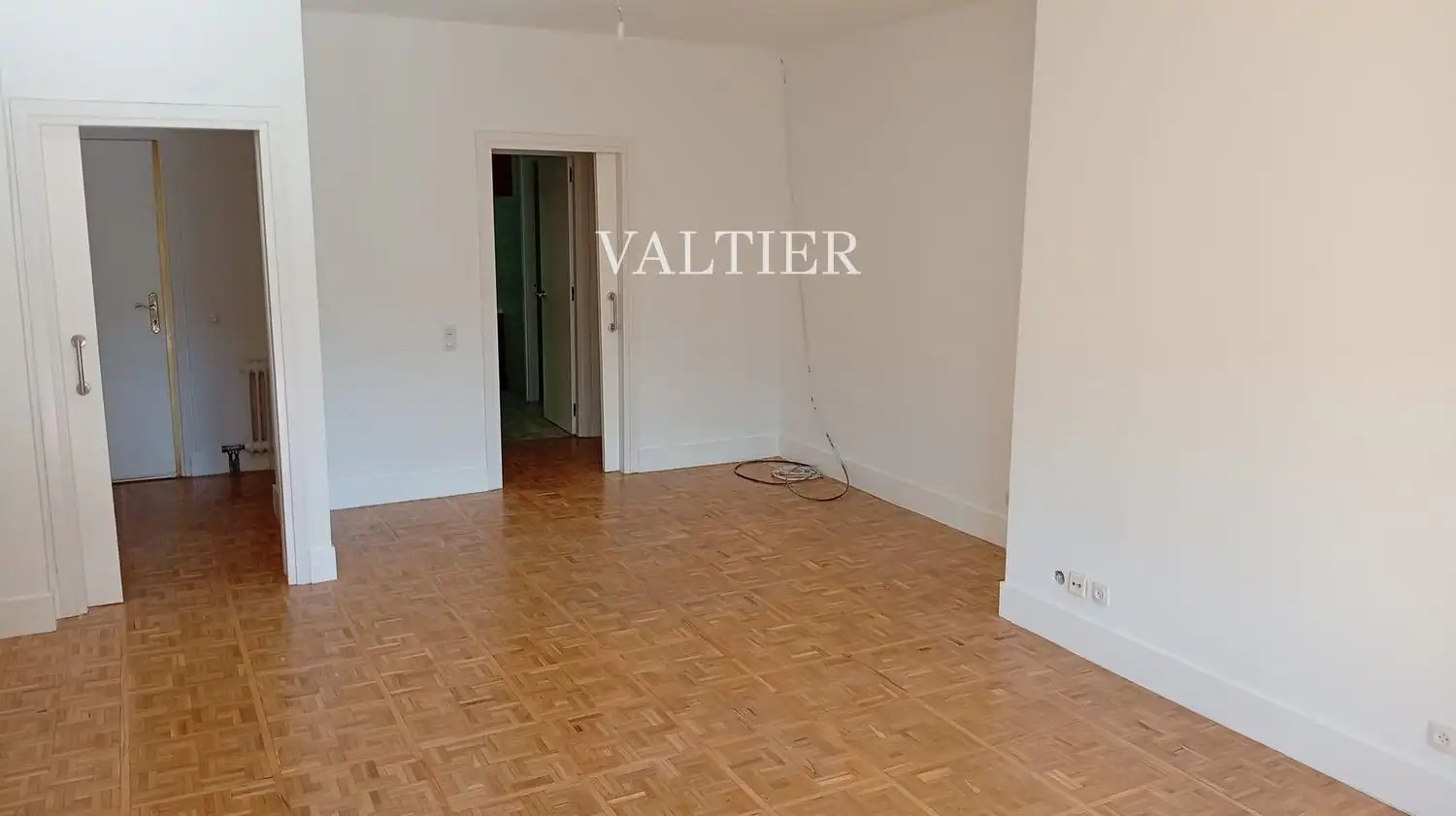 Bedroom of Flat for rent in Madrid  with Air Conditioner, Terrace and Swimming Pool