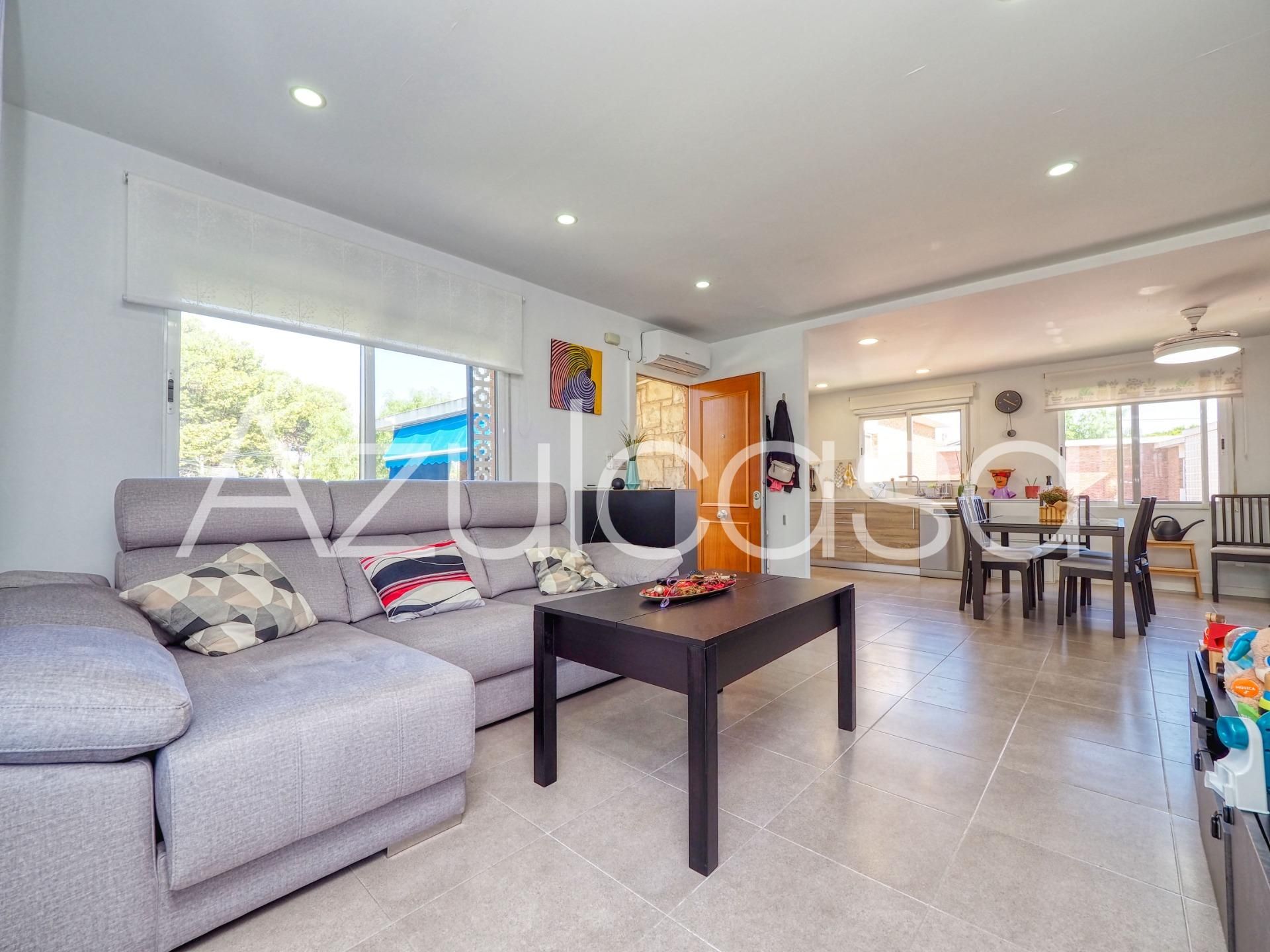 Sala de estar de Piso en venta en El Campello con Aire acondicionado, Terraza y Alarma