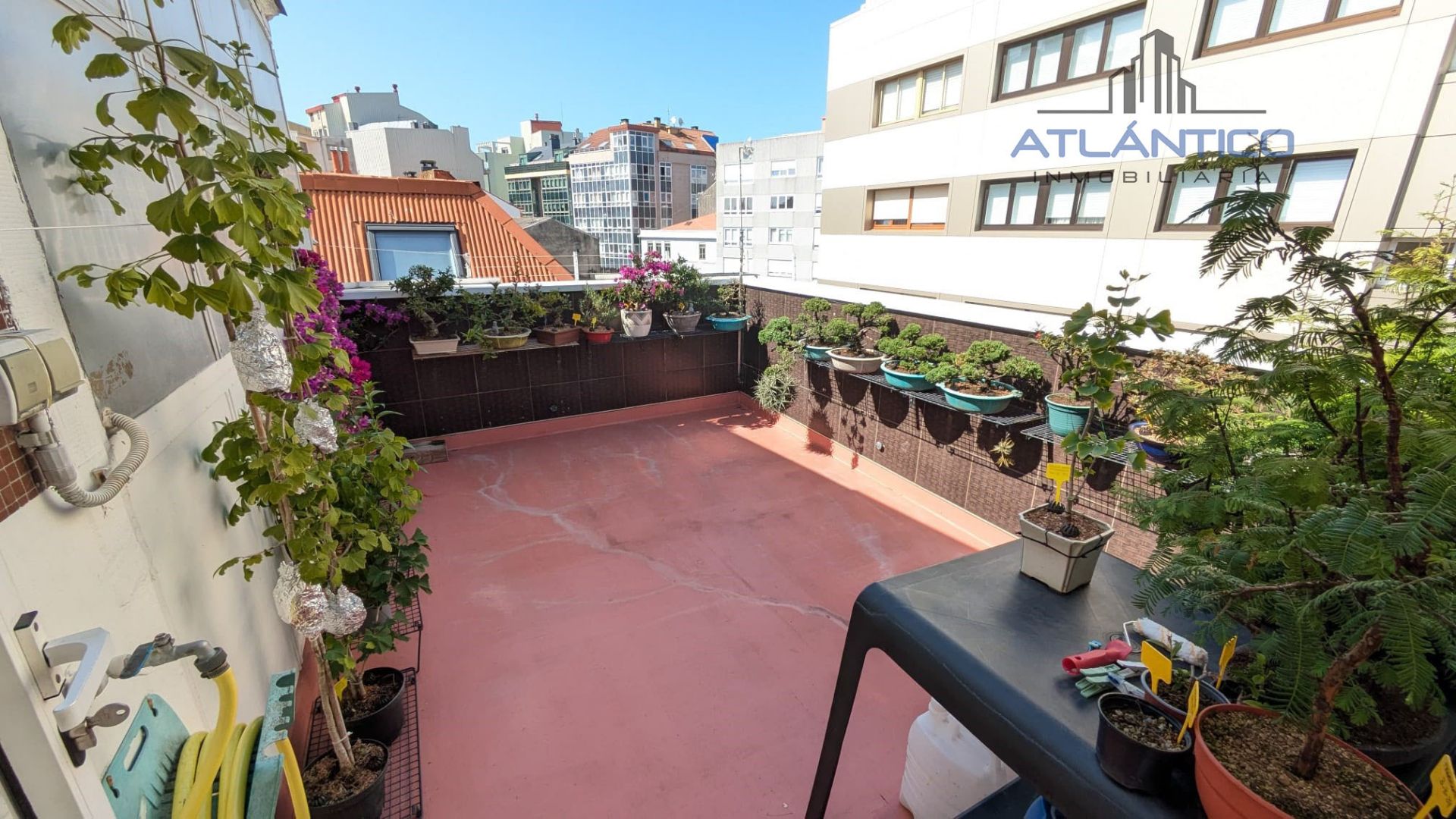 Terrassa de Pis en venda en A Coruña Capital  amb Calefacció, Terrassa i Moblat