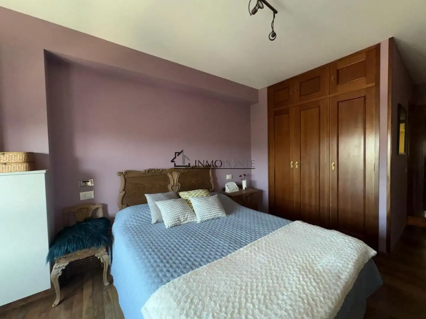 Bedroom of Flat for sale in Pontevedra Capital   with Heating and Storage room