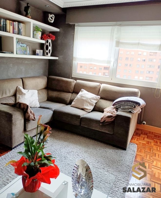 Sala d'estar de Pis de lloguer en Bilbao  amb Calefacció, Terrassa i Balcó