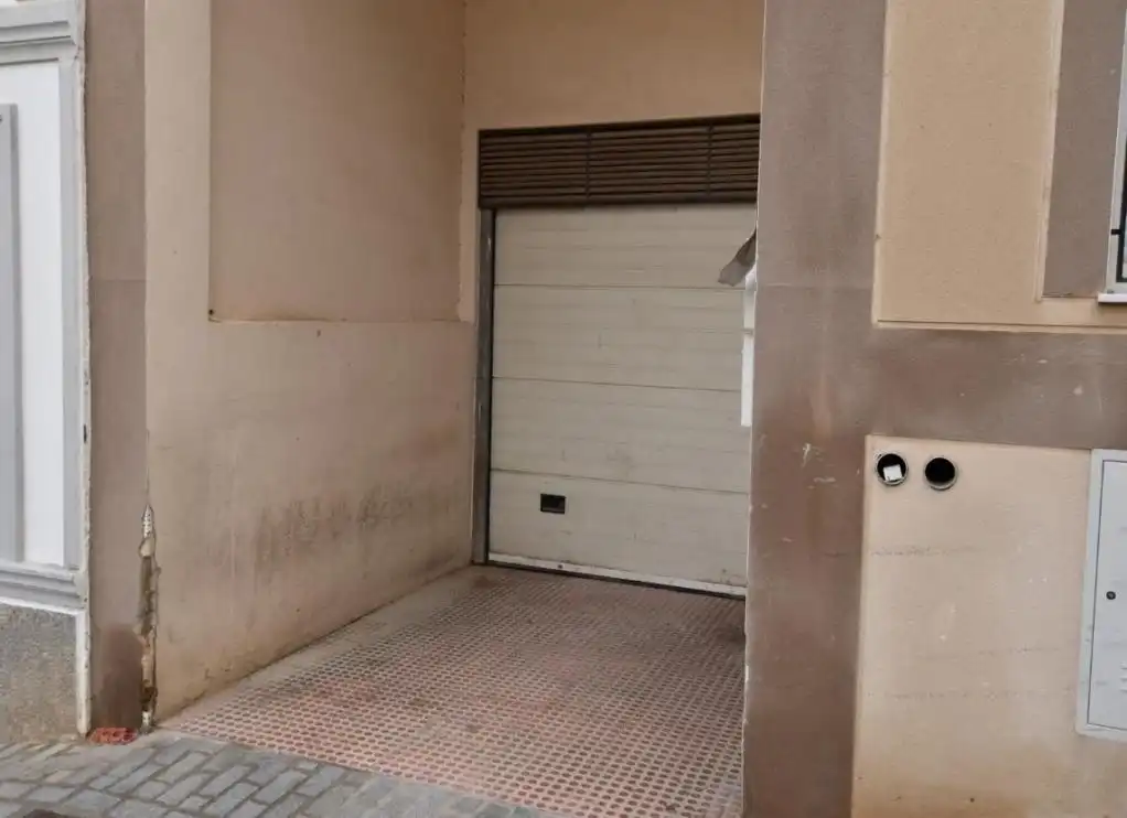 Aparcament amb ascensor en venda a CLAVEL