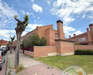 Vista exterior de Casa adosada en venda en Valladolid Capital amb Calefacció i Terrassa