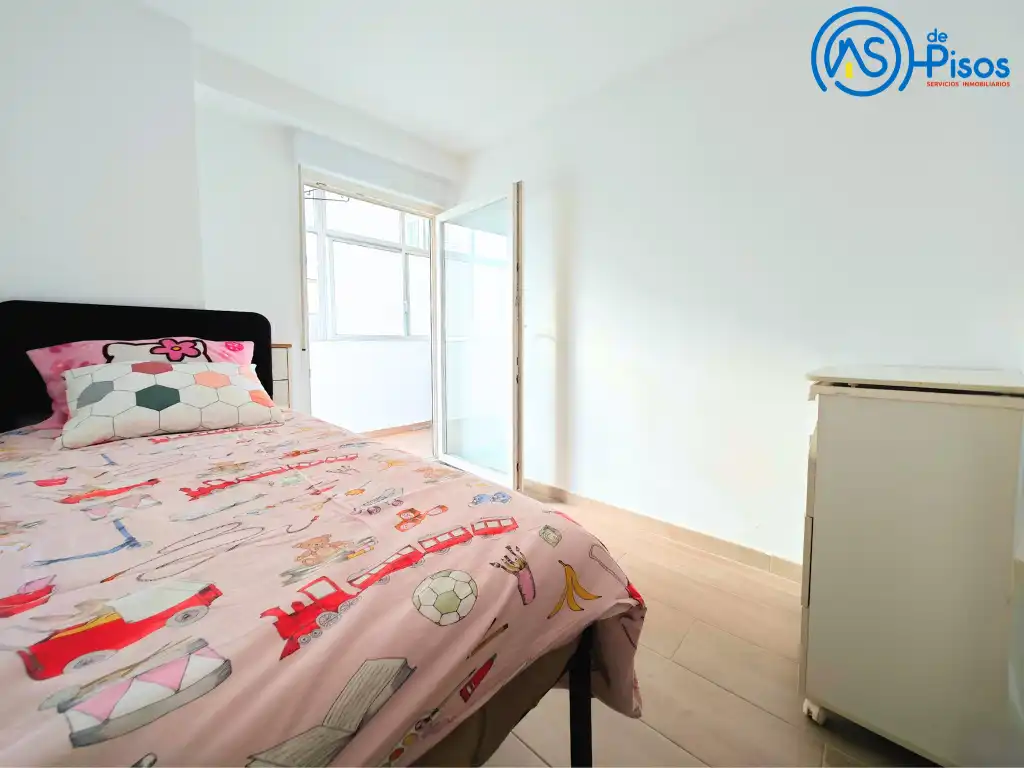 Bedroom of Flat for rent in Zaragoza  with Air Conditioner, Heating and Parquet flooring